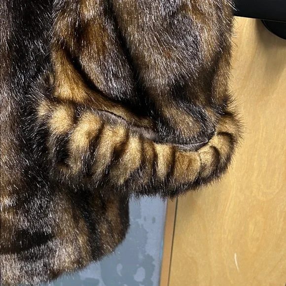 Dennis Basso Rich Brown Teddy Jacket - Picture 4 of 5